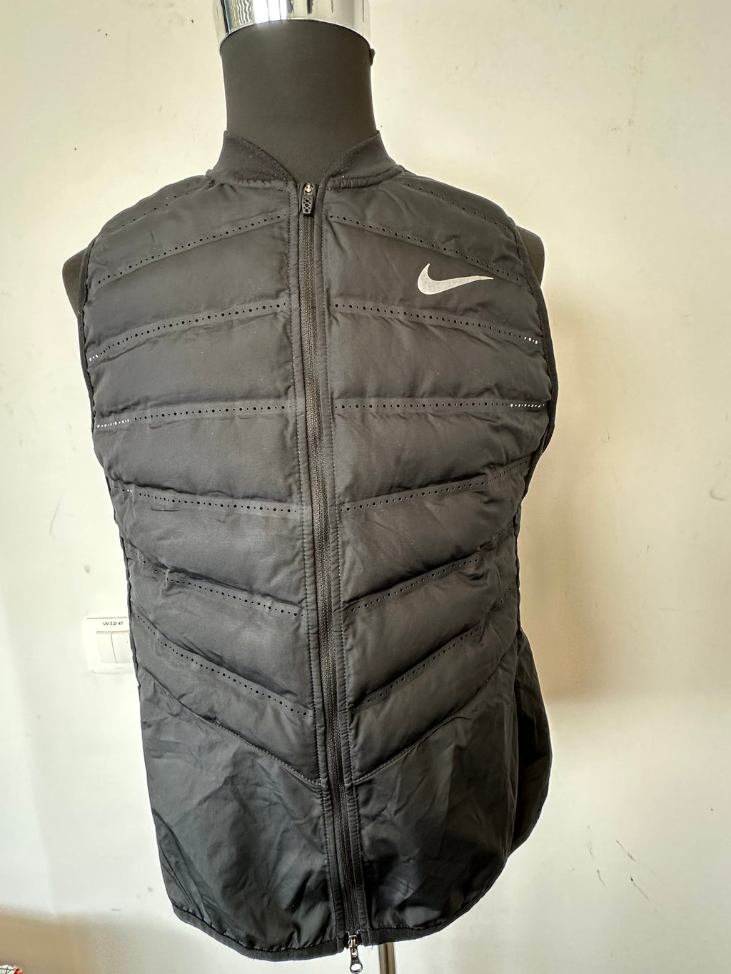 Nike AeroLoft 800 Weste Schwarz Medium Sehr Gut