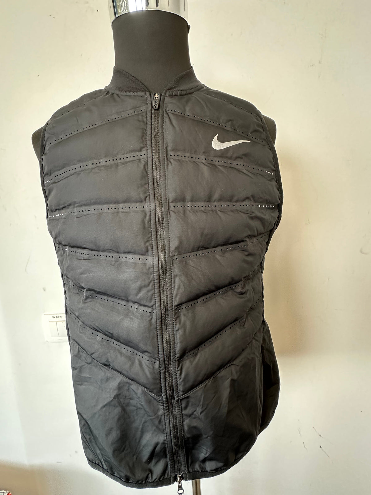 Nike AeroLoft 800 Weste Schwarz Medium Sehr Gut