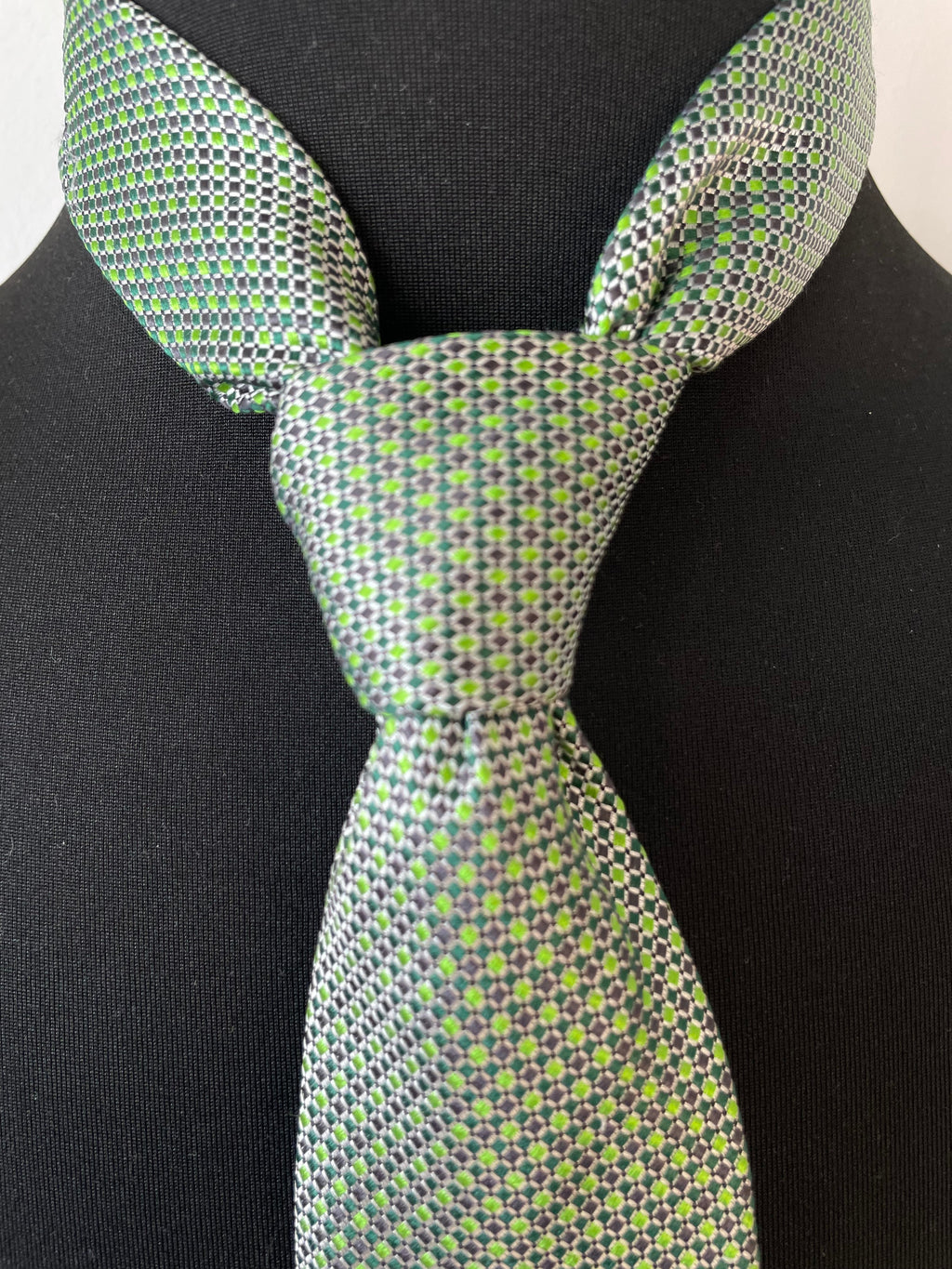 Peter Dahl Men's Green Silk Tie - Very Good Condition