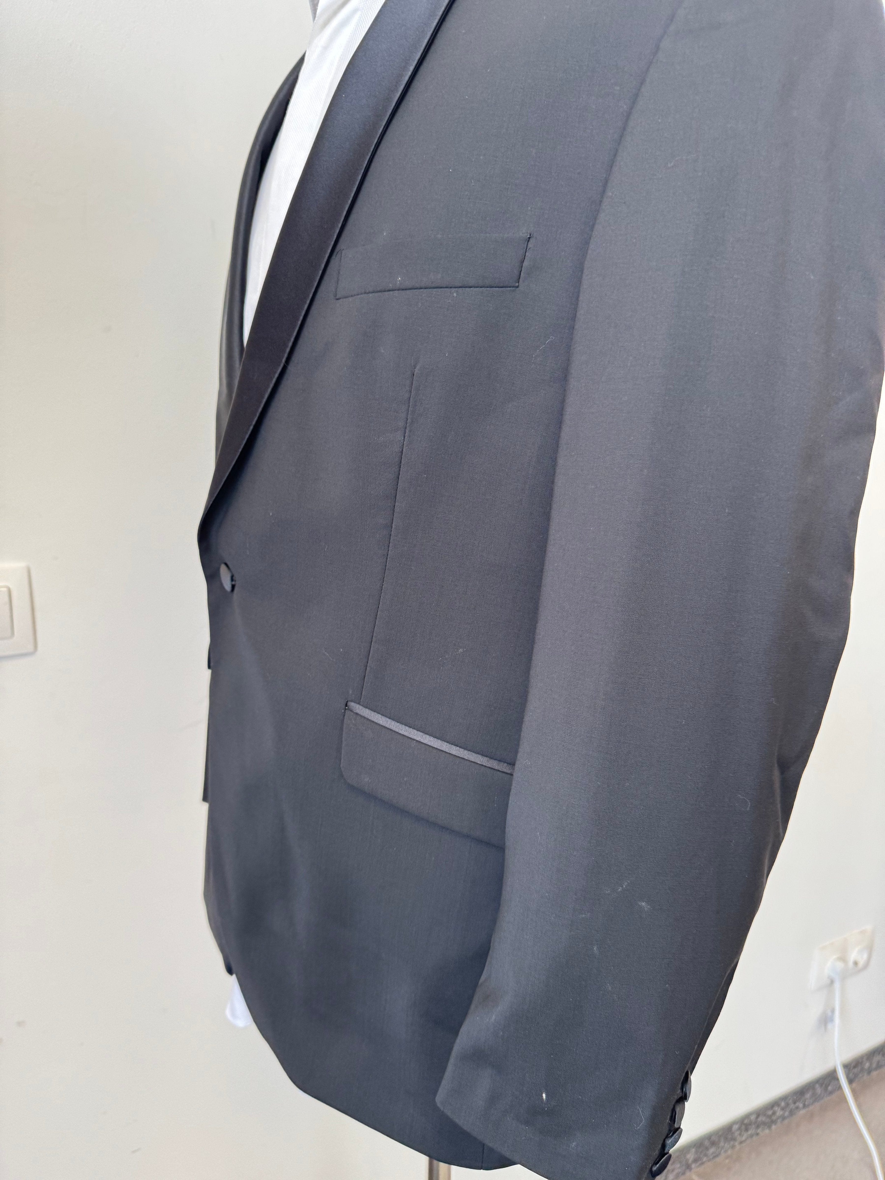 Wilvorst Black Classic Tuxedo Size 52 – Very Good Condition