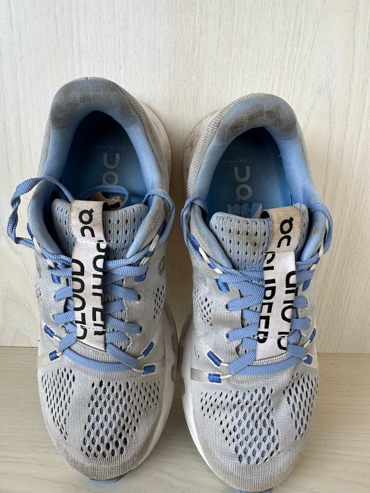 On Running Cloudsurfer EU 38.5 Heather/White - Normal Use, Stains