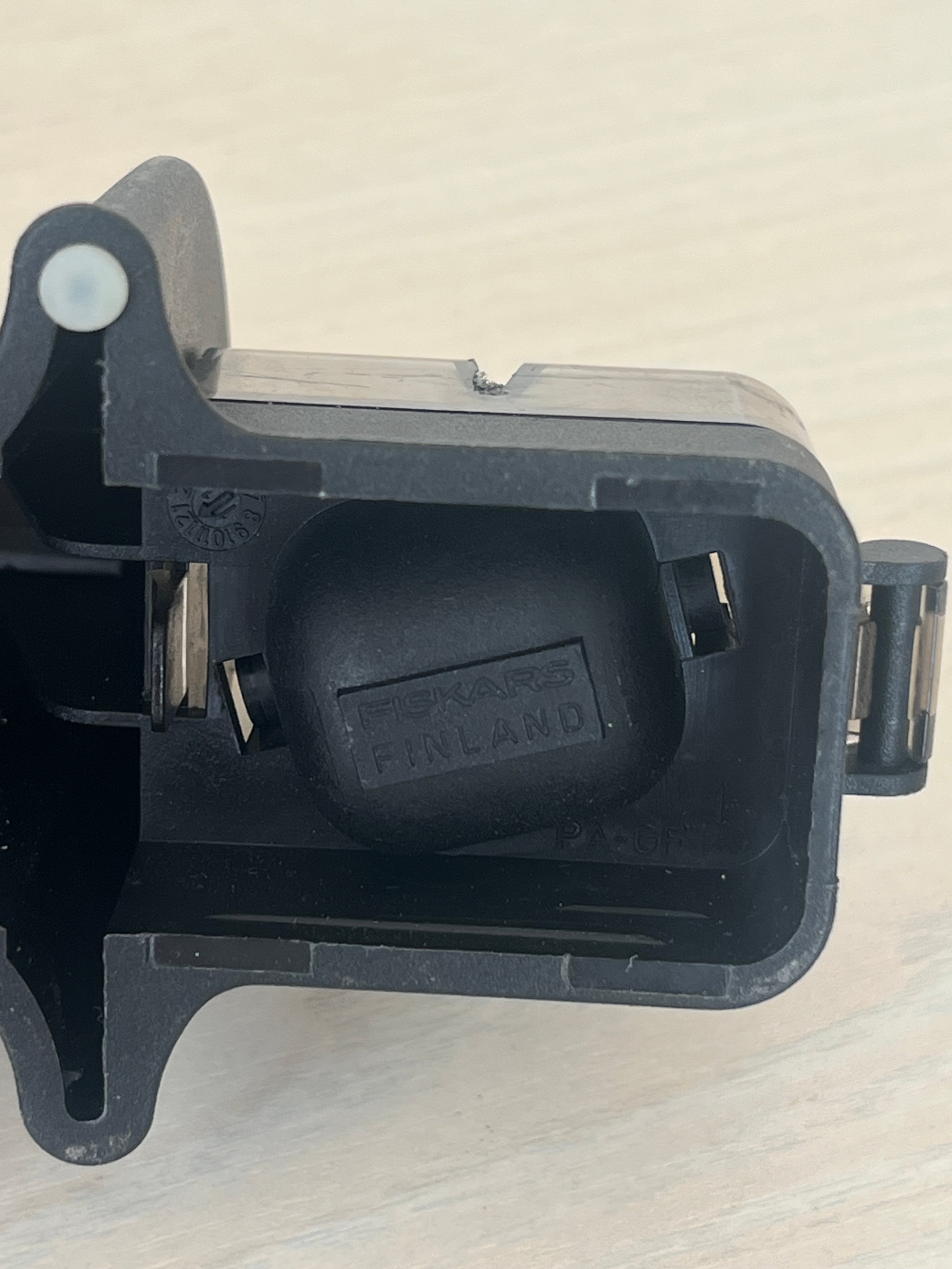Fiskars Roll-Sharp Messerschärfer – manuell, Keramik, Schwarz, guter Zustand