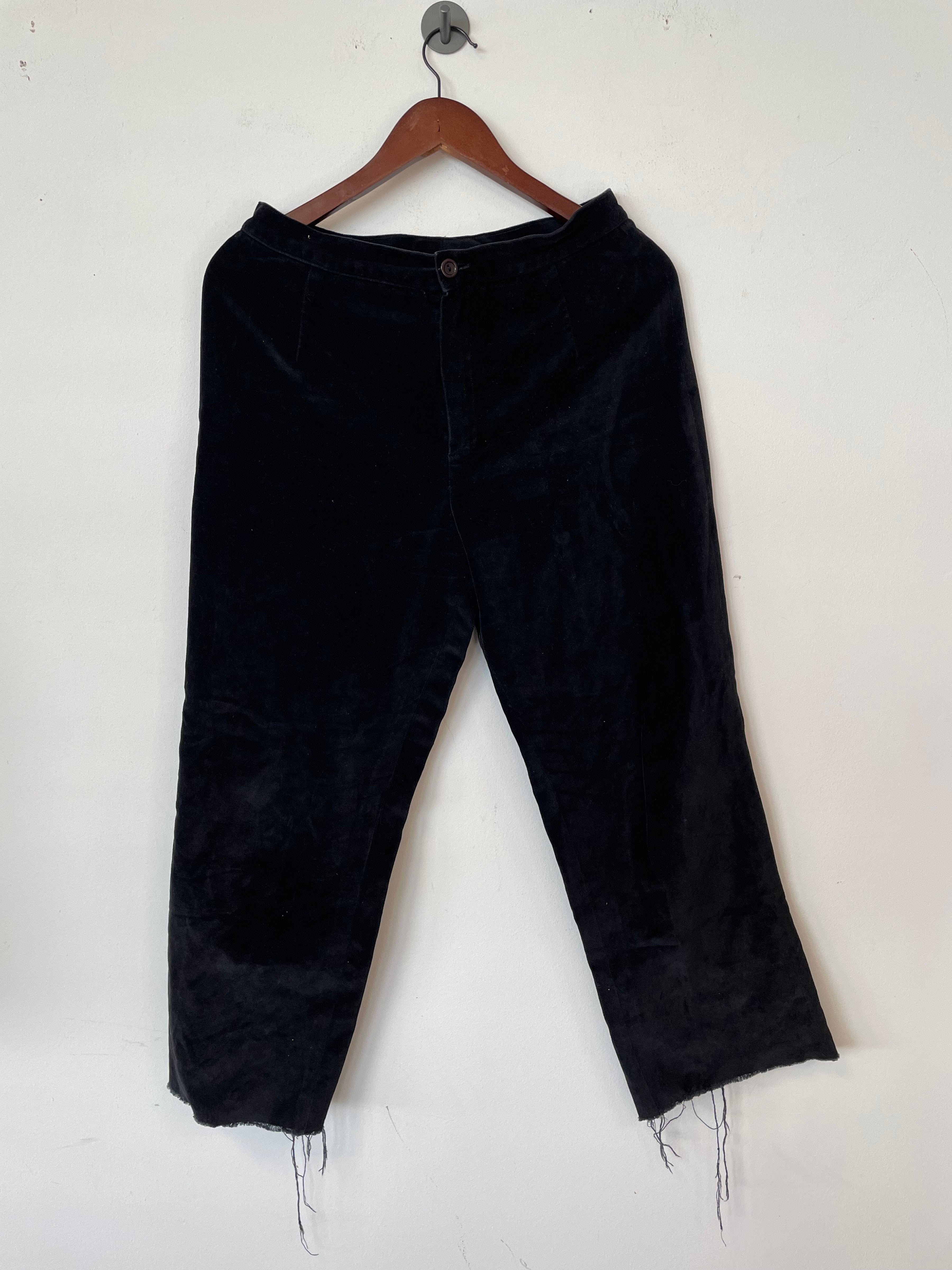 Schwarze Leinenhose mit Fransen, Größe M, guter Zustand