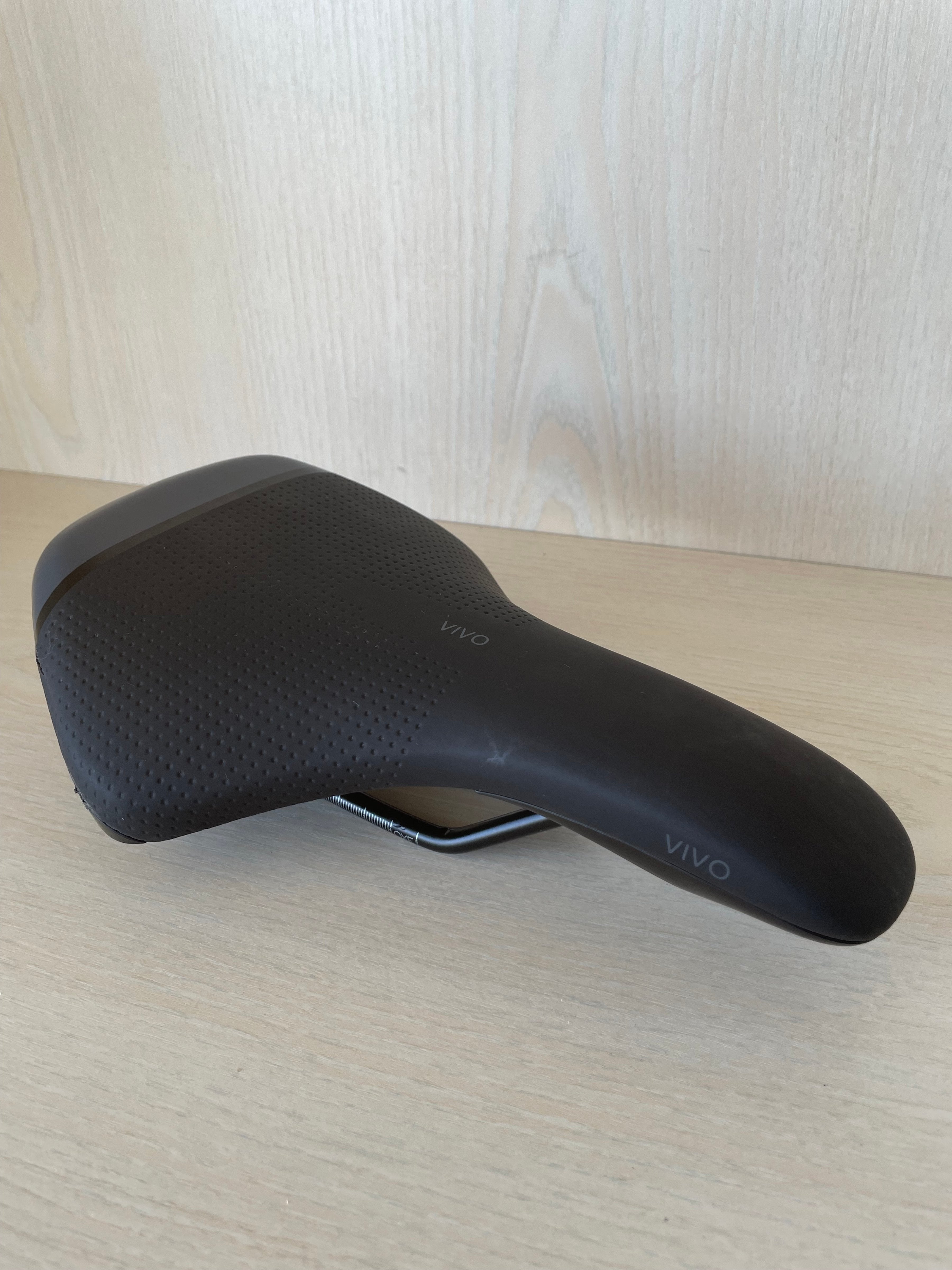 Selle Royal Fahrradsattel Vivo Moderate, 25x16 cm, gut, 2 Risse links