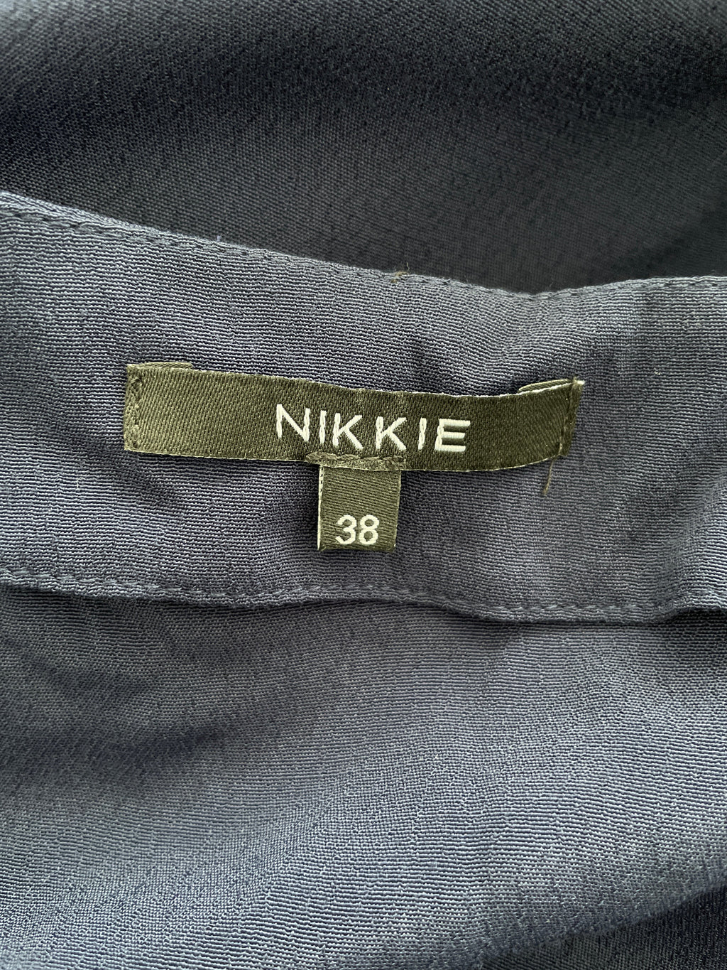 NIKKIE „Ruched Wrap“ Kleid Navy Größe 38 EU / M – Sehr Guter Zustand