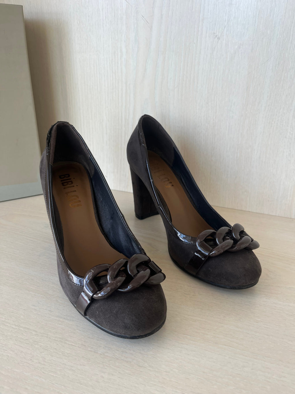 Bibi Lou Ketten-Detail Pumps, Braun, EU 39, Normaler Gebrauch