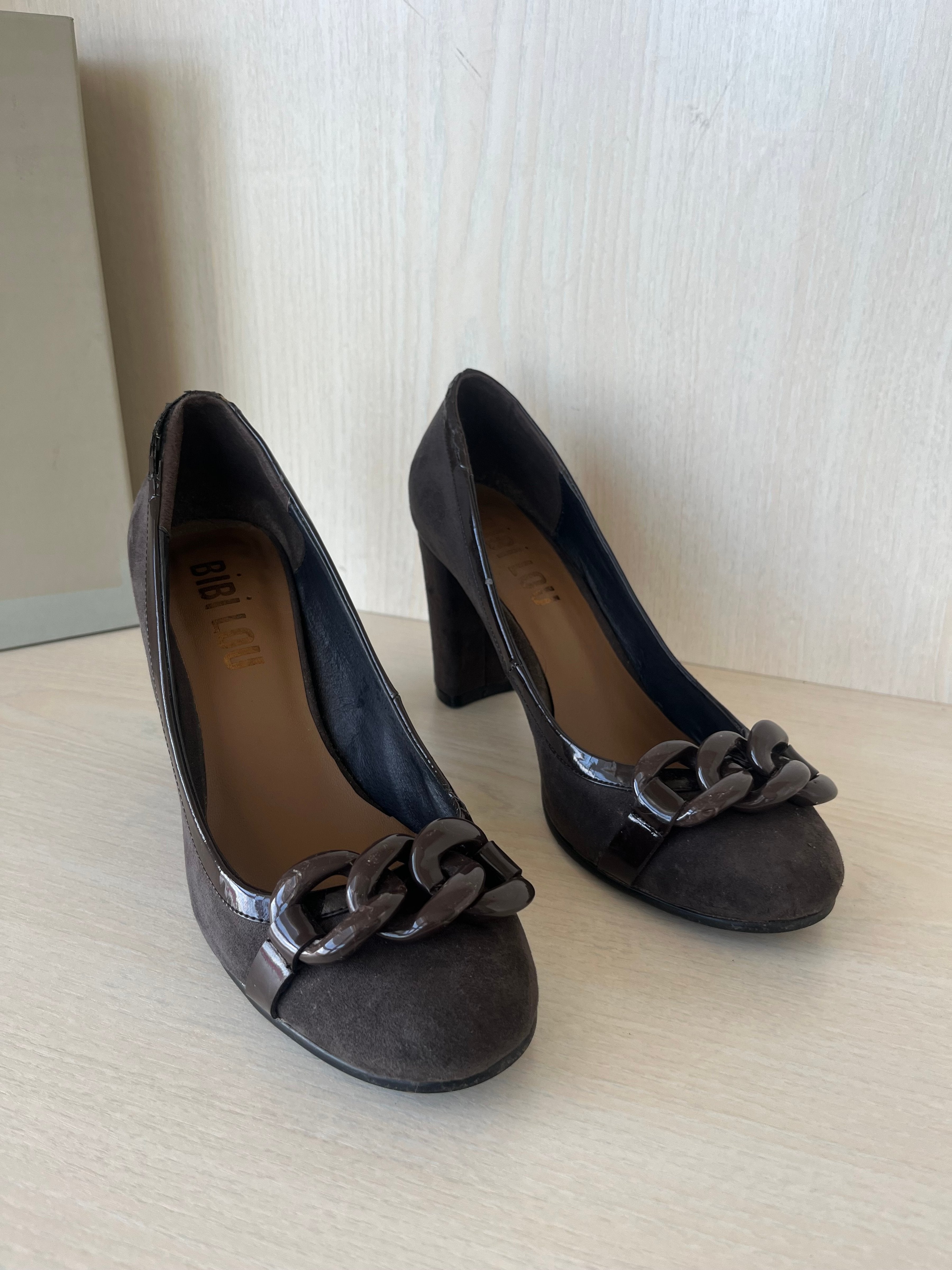 Bibi Lou Ketten-Detail Pumps, Braun, EU 39, Normaler Gebrauch