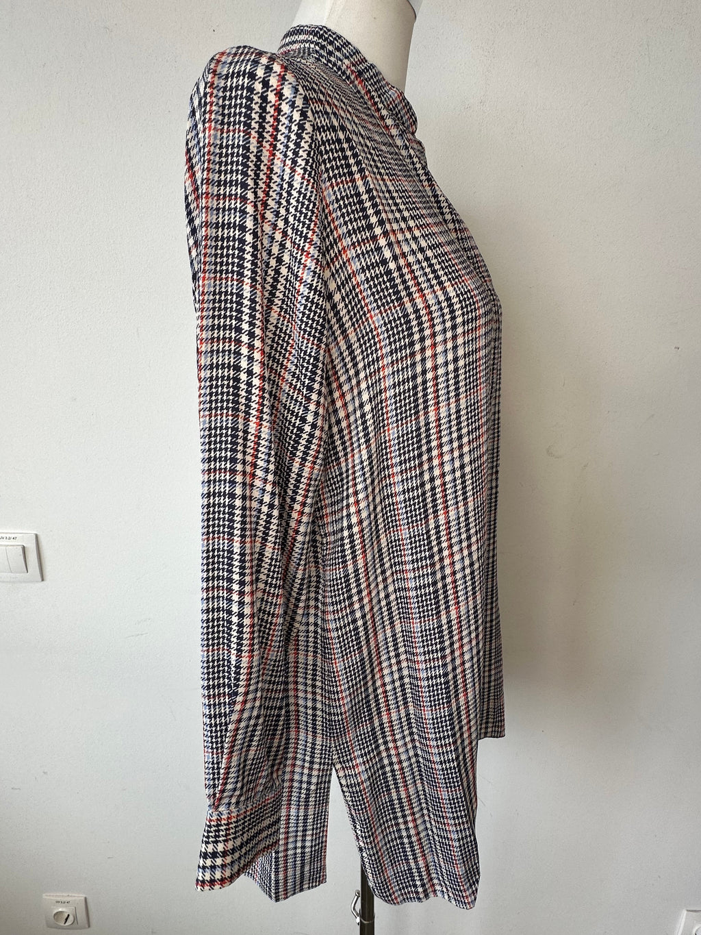 Joseph Lara Blouse, Plaid, Size 38, 100% Silk, Very Good Condition