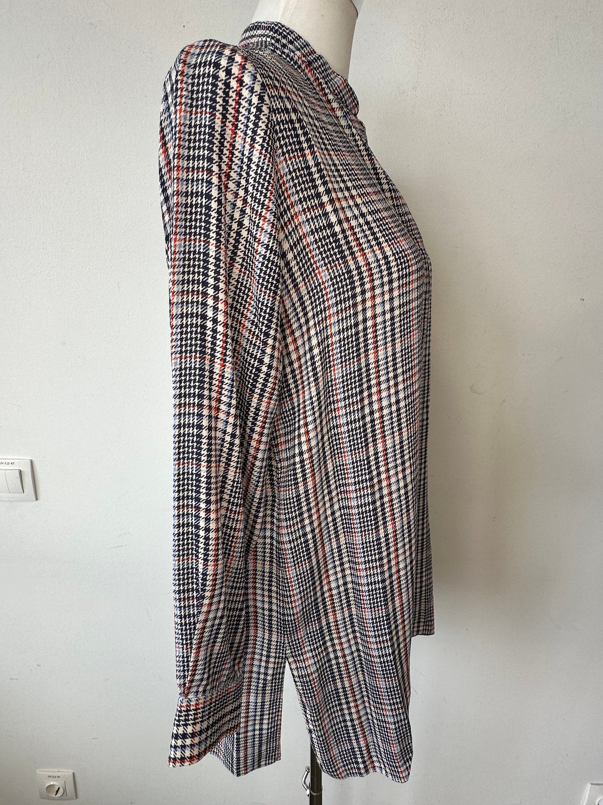 Joseph Lara Blouse, Plaid, Size 38, 100% Silk, Very Good Condition