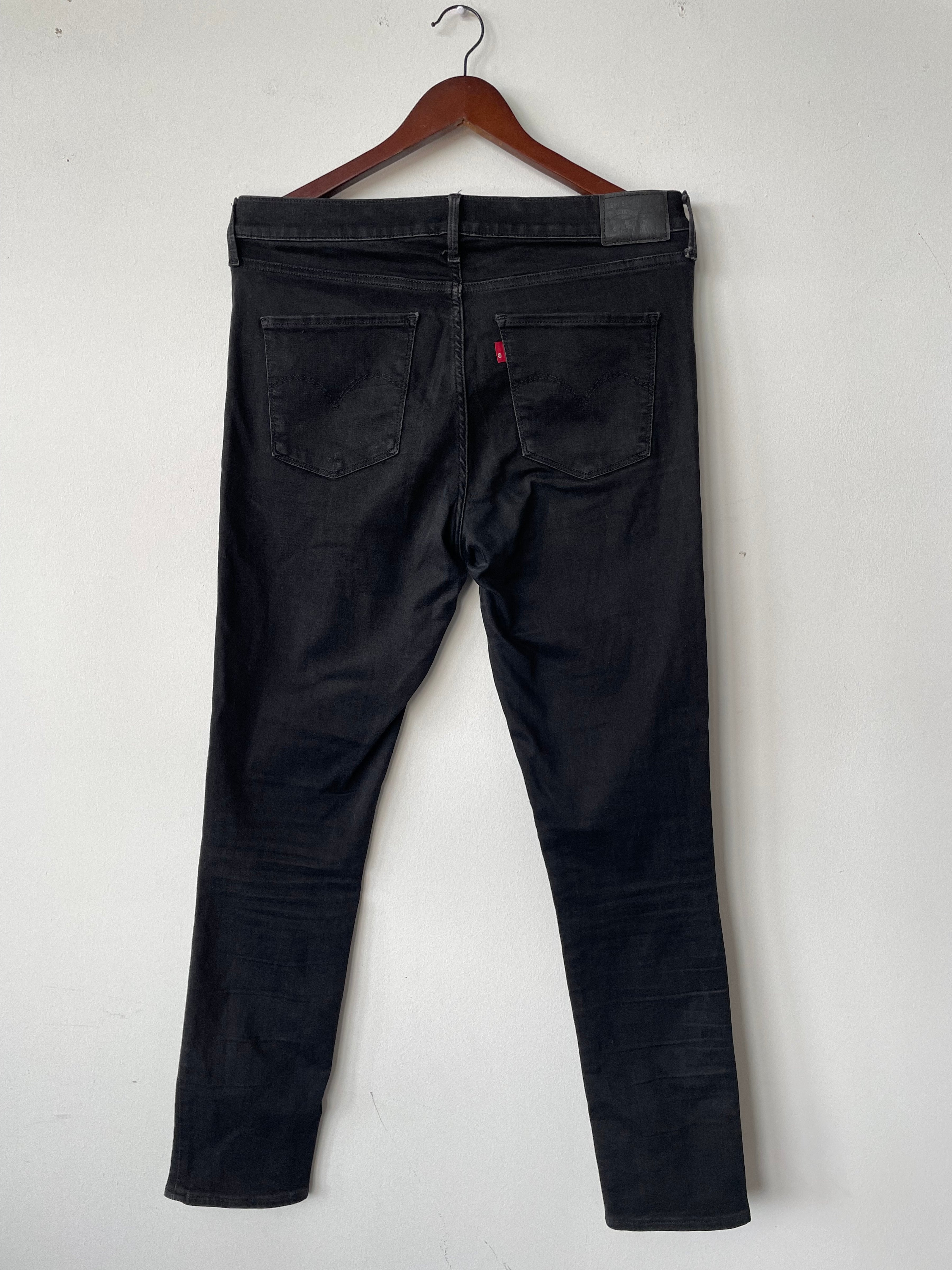 Levi’s Stretch Jeans Schwarz, 5-Pocket, 97% Baumwolle, Guter Zustand