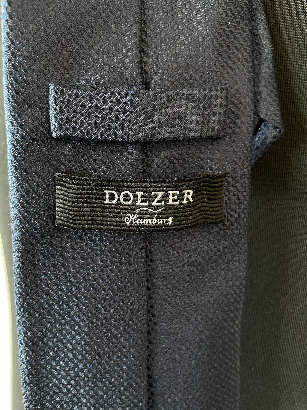 Dolzer Seidenkrawatte, Navy Blau, 158x8 cm, Sehr Guter Zustand