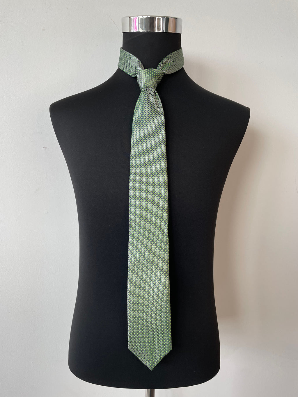 Peter Dahl Men's Green Silk Tie - Very Good Condition
