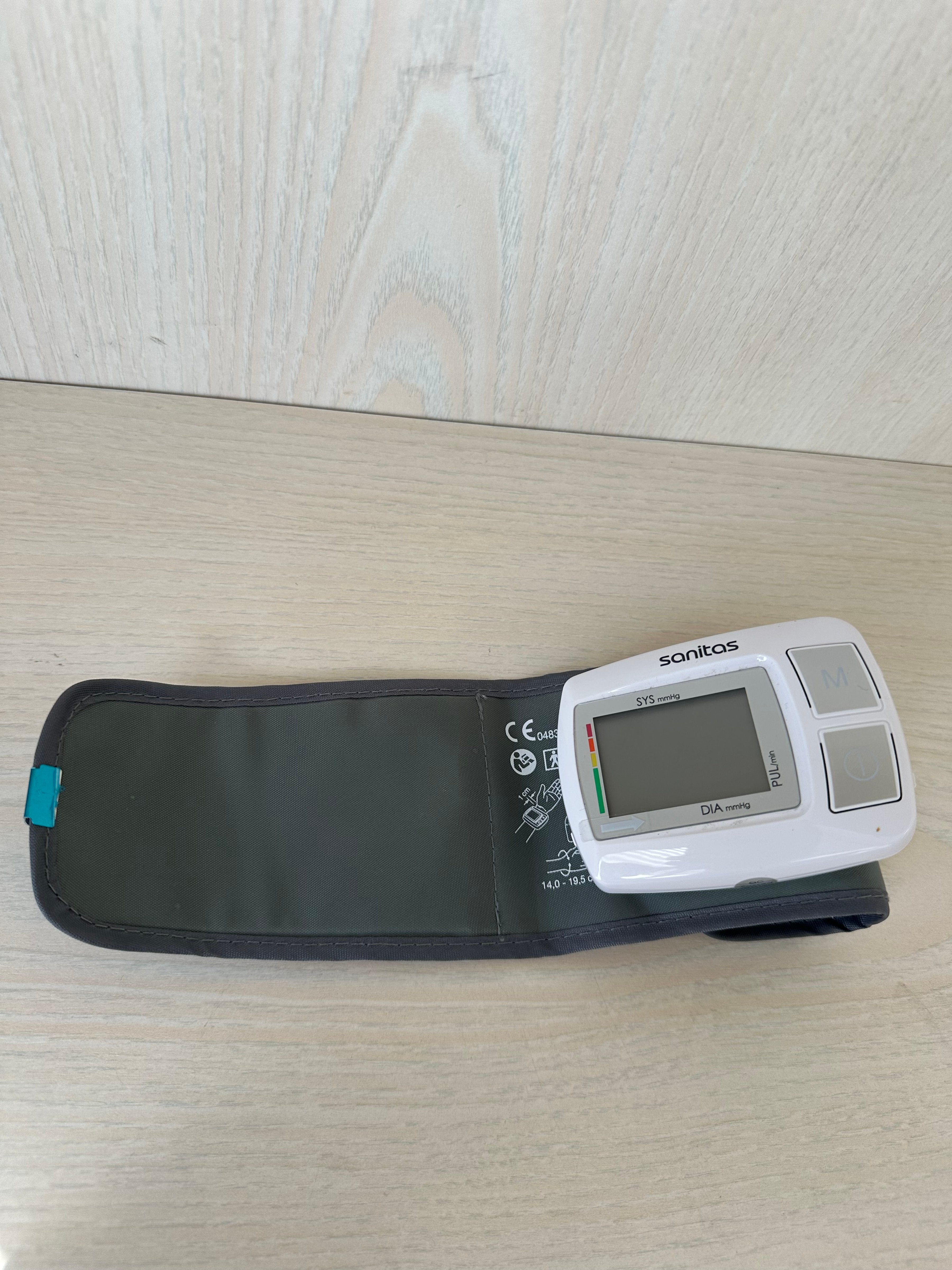 Sanitas SBC 23 Digital Blood Pressure Monitor, Compact, White, Good Condition
