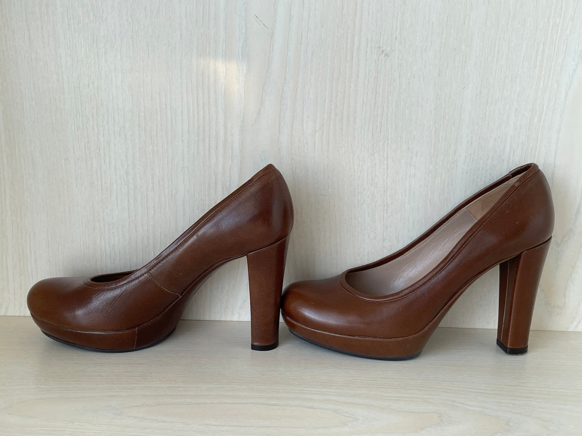 Unisa Faux Suede Heels Braun Gr. 38, Sehr Gut, 10.5 cm Absatz
