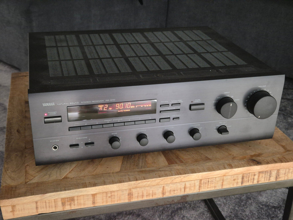 Yamaha RX-570 Stereo Receiver, Black, Very Good Condition