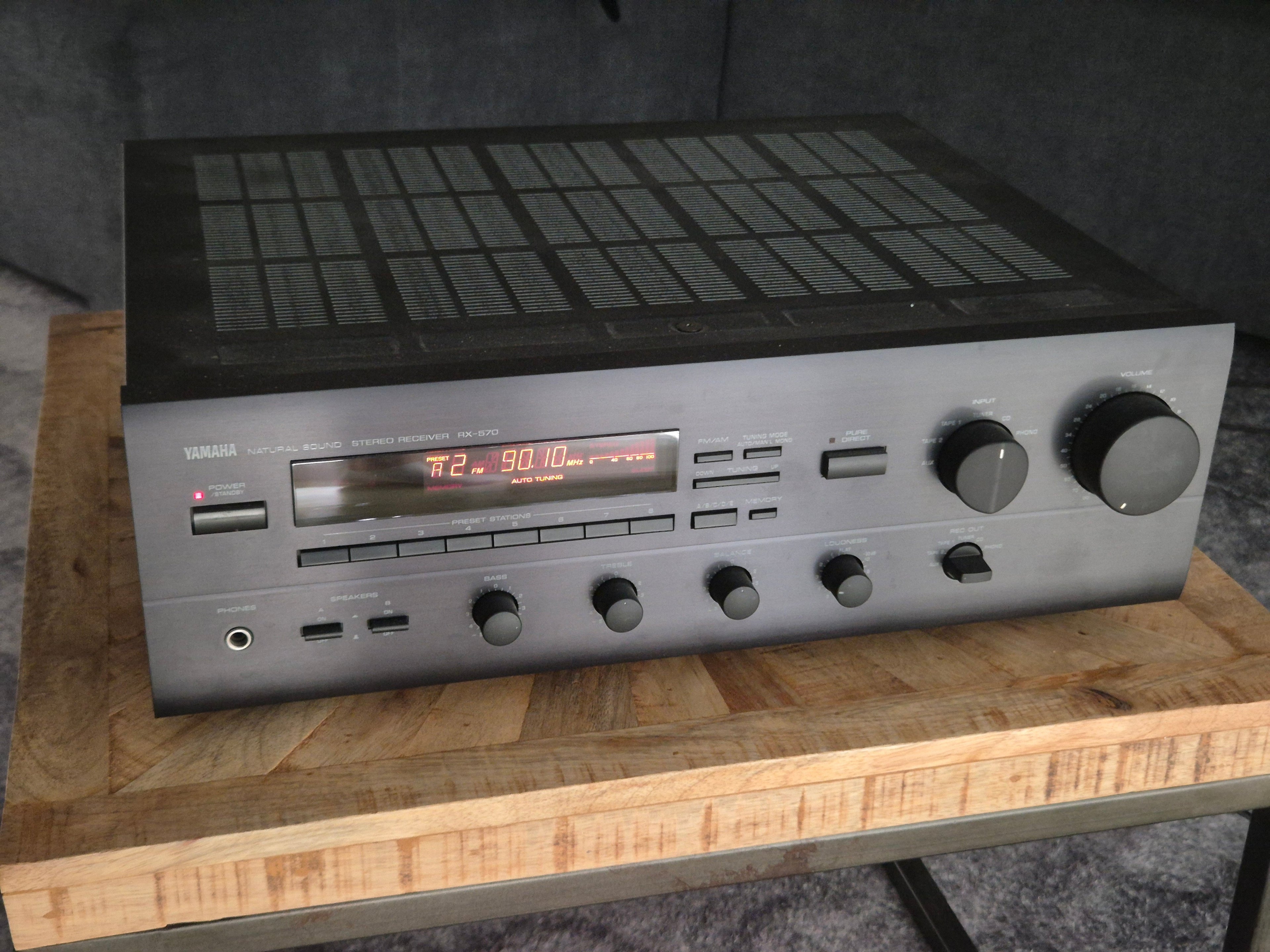 Yamaha RX-570 Stereo Receiver, Black, Very Good Condition