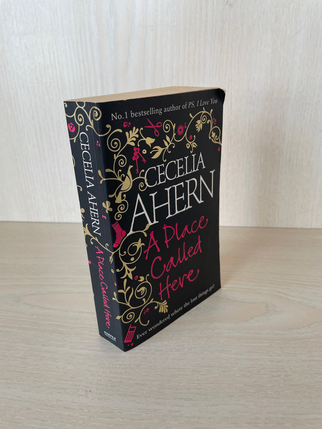 Cecelia Ahern „A Place Called Here“ – Taschenbuch, guter Zustand