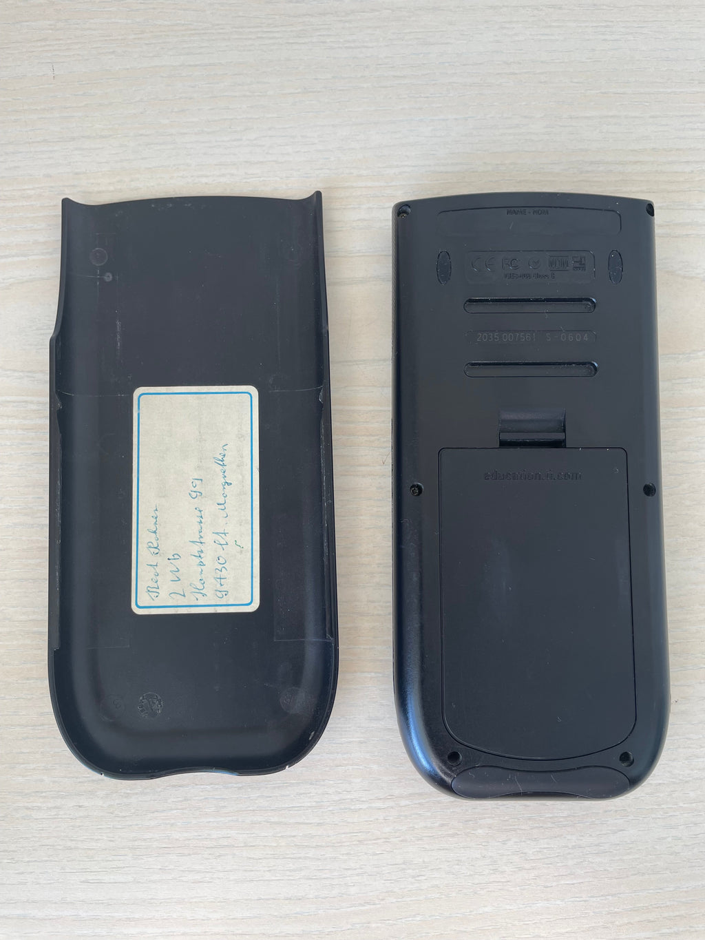 Texas Instruments TI-89 Titanium Grafikrechner, Schwarz/Grau, Gebraucht