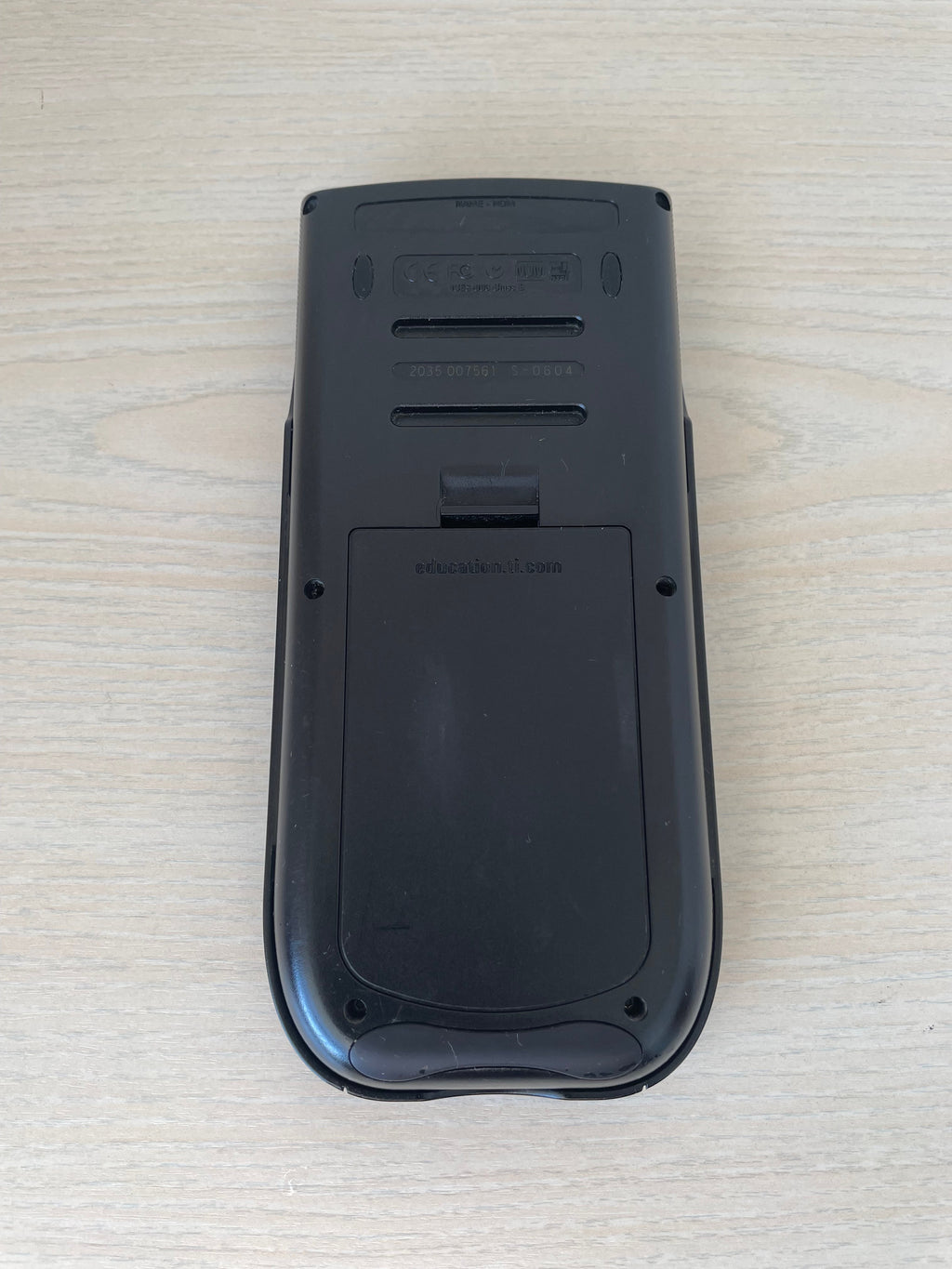 Texas Instruments TI-89 Titanium Grafikrechner, Schwarz/Grau, Gebraucht