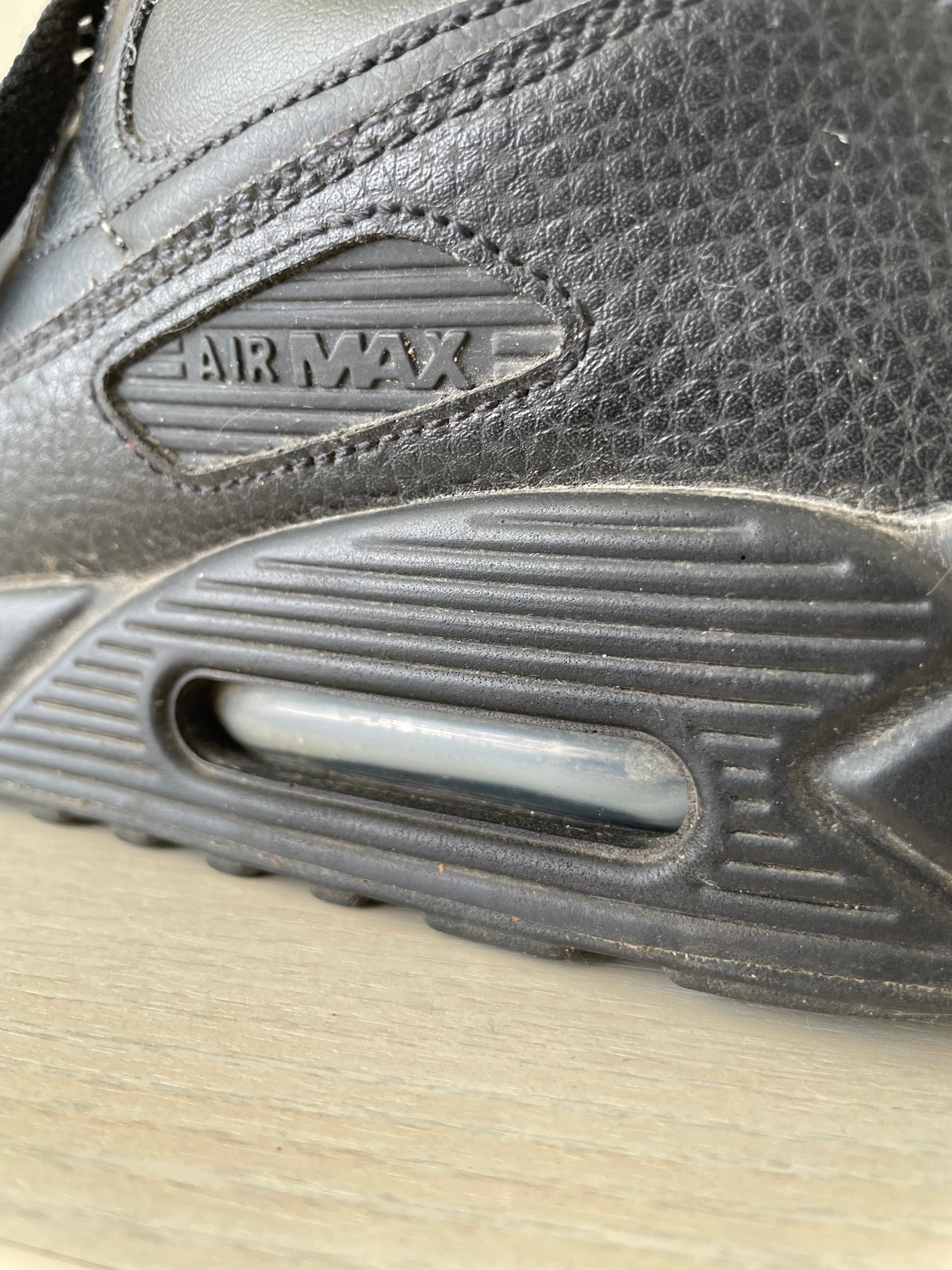 Nike Air Max 90 Sneakers – Triple Black, Zustand: Gebraucht, Kissenschaden