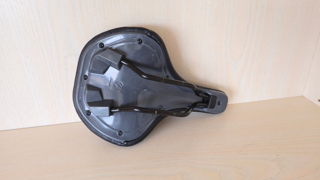 Bontrager Nebula Plus Comfort Foam Bike Saddle – Women, Black, Very Good, 160mm