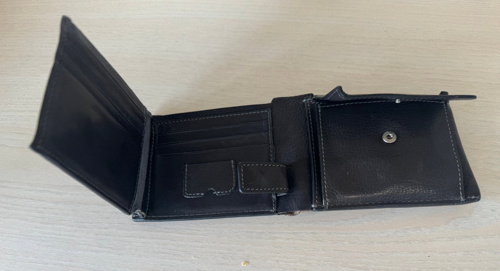 Strellson Herren Trifold Leder Geldbörse Schwarz Swiss Cross, gebraucht 11x9cm