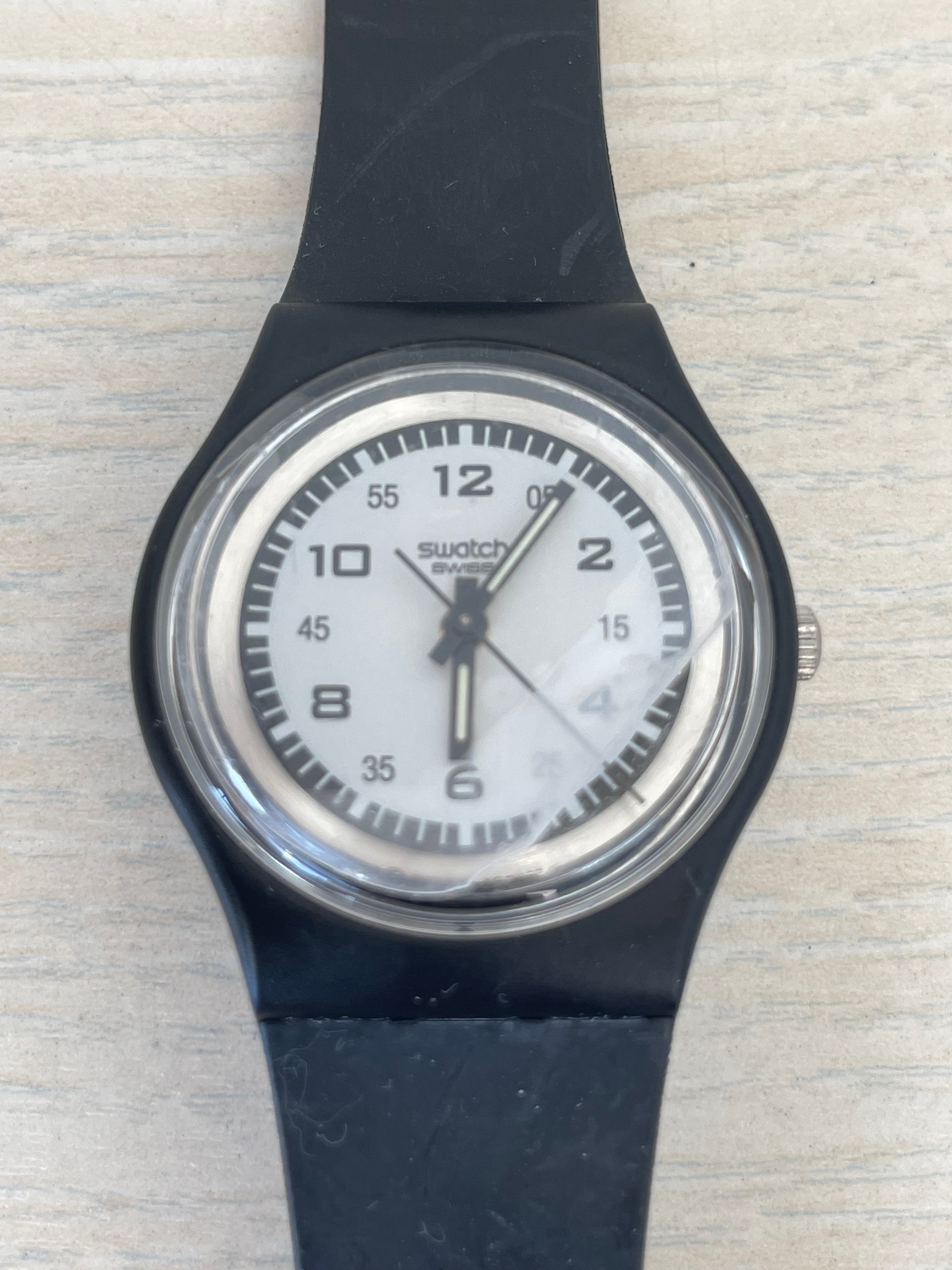 Swatch Uhr GB417 Turnover, 34mm, Sehr Gut, Batterien inkl., Kratzer am Band